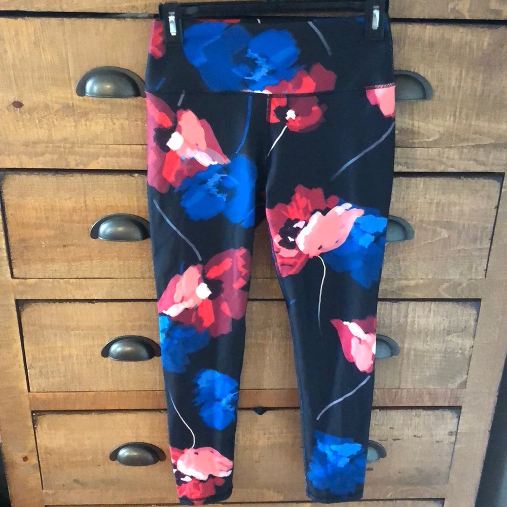 Fabletics poppy print leggings